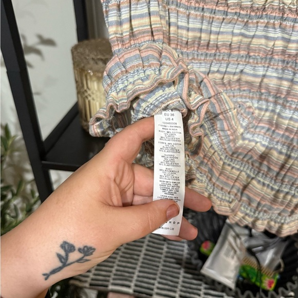 Topshop Smocked Ruffle Tank size 4 - Picture 7 of 7